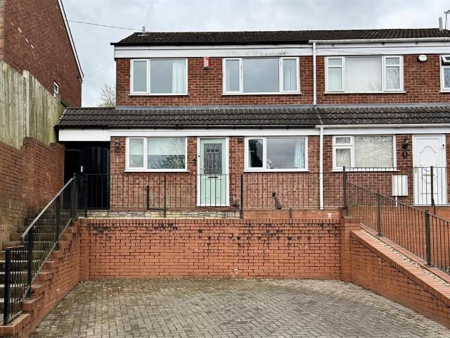 House for sale in Halesowen, West Midlands