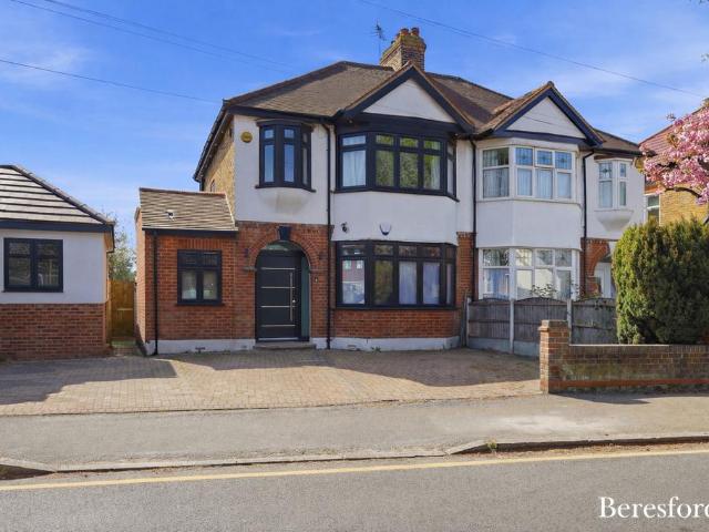 House for sale in Hornchurch, Greater London