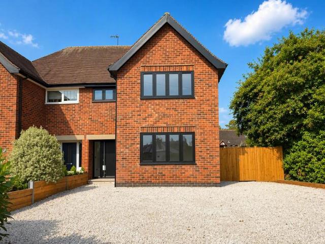 House for sale in Barton In Fabis, East Midlands