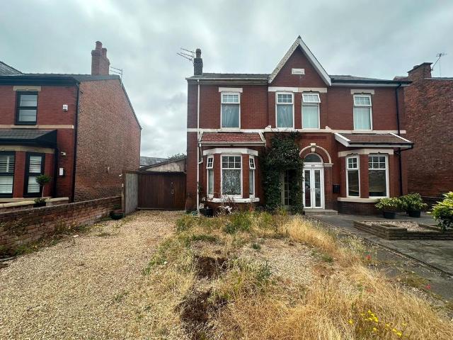 House for sale in Meols Cop, Southport