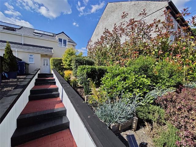 House for sale in Llanllyfni, Talysarn