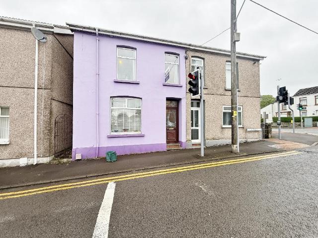 House for sale in Pontarddulais, Wales