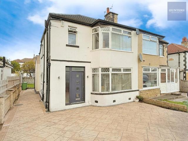 House for sale in Farsley, West Yorkshire
