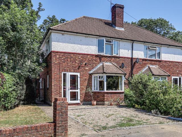 House for sale in London Borough of Croydon, Sanderstead