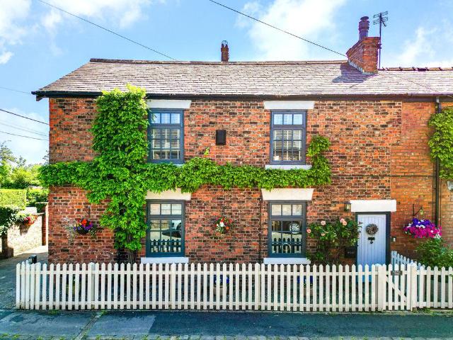 House for sale in Andertons Mill, Lancashire
