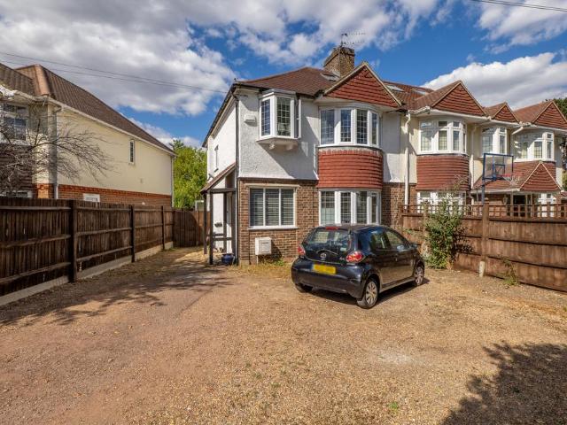 House for sale in Stoneleigh, Ewell