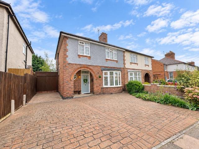 House for sale in Aylestone Park, Leicester