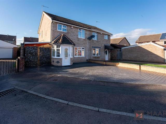 House for sale in Rushey Mead, Leicester