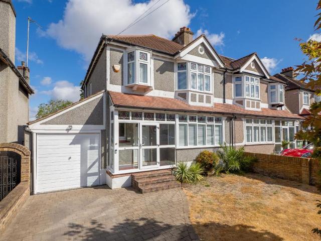 House for sale in Carshalton Beeches, Greater London