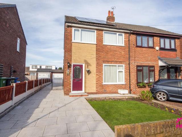 House for sale in Burtonwood and Westbrook, Warrington