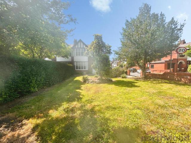 House for sale in Heaton, Lee Bank