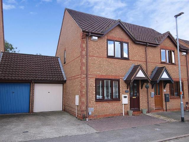 House for sale in East Hunsbury, Northamptonshire