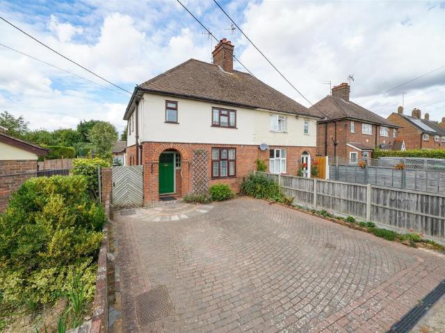 House for sale in Eaton Bray, Bedfordshire
