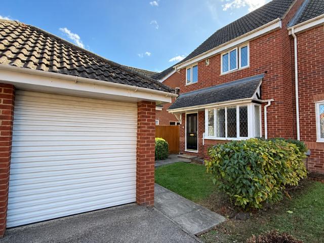 House for sale in Barton-le-Clay, Central Bedfordshire