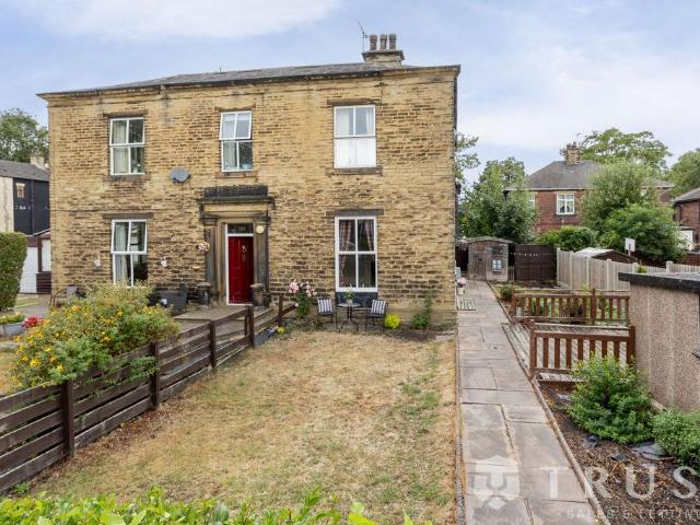 House for sale in Cleckheaton, West Yorkshire