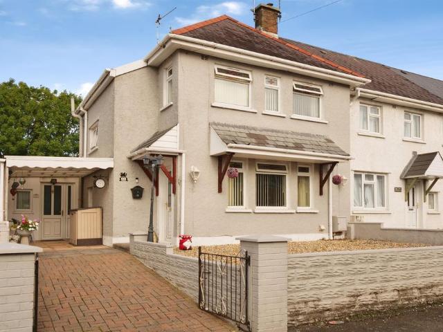 House for sale in Pyle