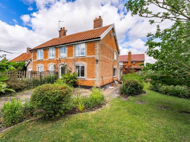 House for sale in Bedingfield, Suffolk
