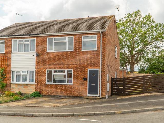 House for sale in Stanford On Avon, Leicestershire