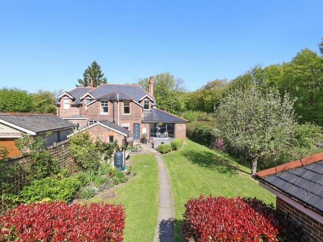 House for sale in Pachesham Park, Surrey