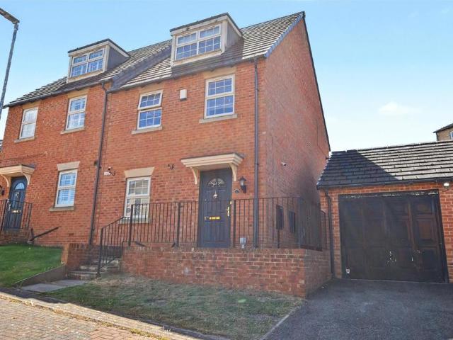 House for sale in Churwell, West Yorkshire