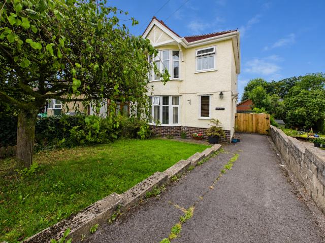 House for sale in Blaenhonddan, Bryncoch
