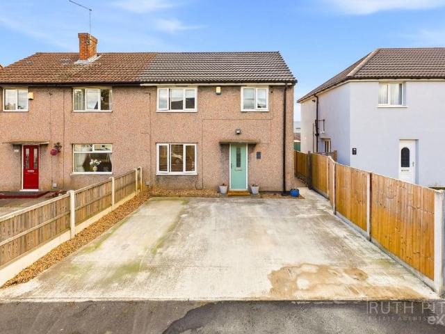 House for sale in South Kirkby and Moorthorpe, South Kirkby