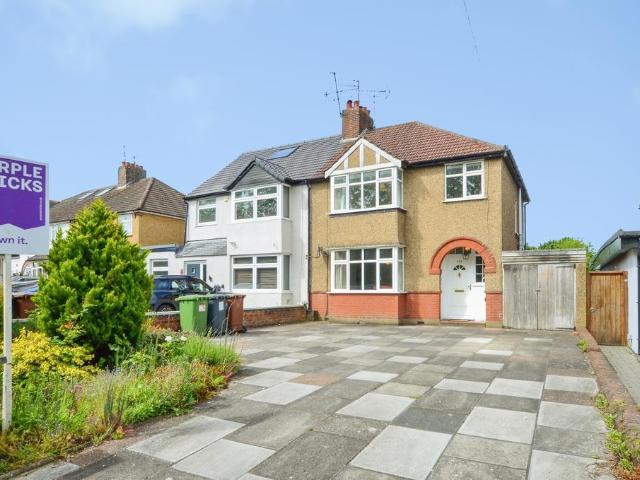 House for sale in Bushey, Bushey Heath