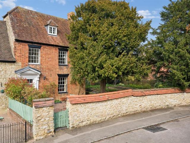 House for sale in Old Wolverton, Milton Keynes