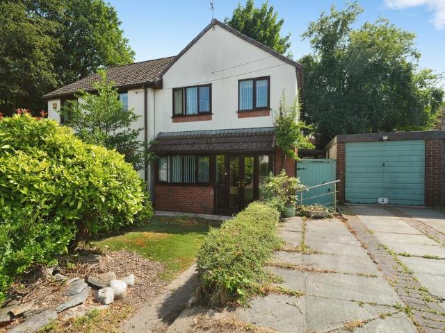 House for sale in Westhoughton, Lee Bank