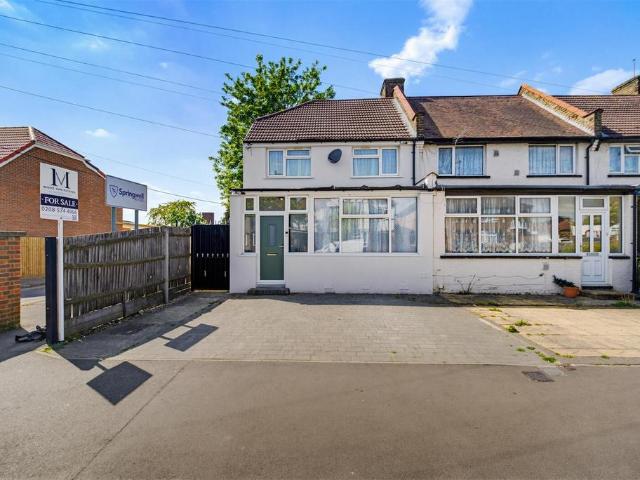 House for sale in London Borough of Hounslow, Greater London