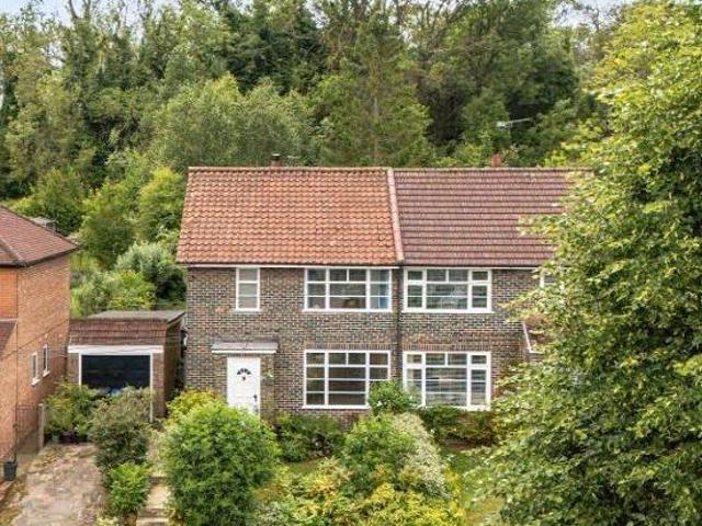 House for sale in London Borough of Croydon, Kenley