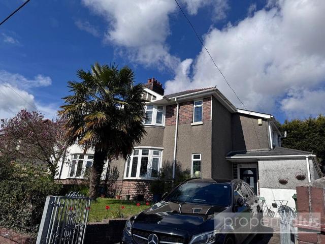 House for sale in Tonyrefail, Coedely