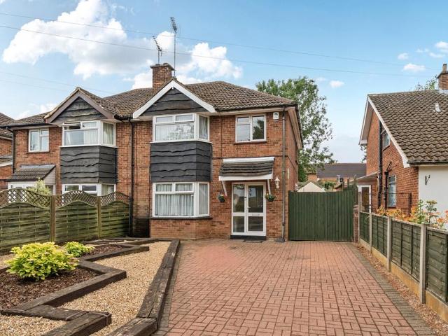 House for sale in California, Dunstable