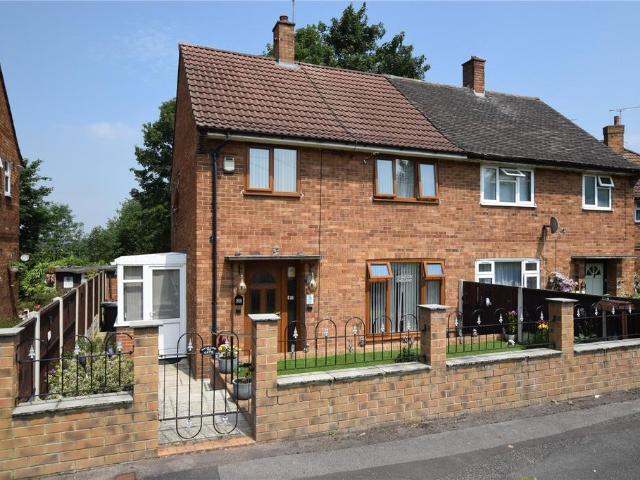House for sale in Farsley, West Yorkshire