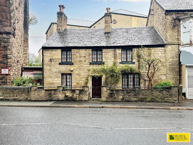 House for sale in Charlesworth, East Midlands