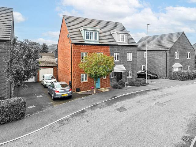 House for sale in Ibstock, Leicestershire