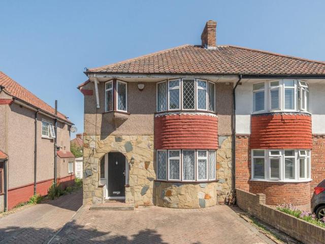 House for sale in Charlton, Greater London