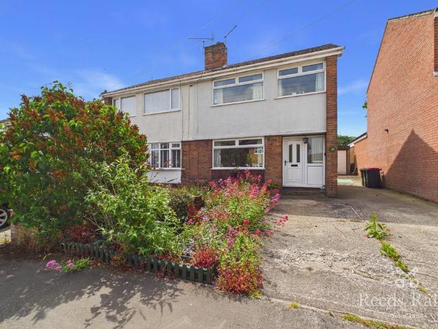House for sale in Dinnington, South Yorkshire