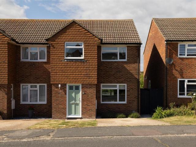 House for sale in West Marina, Guestling Green