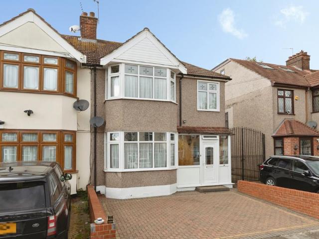 House for sale in Barkingside, Greater London