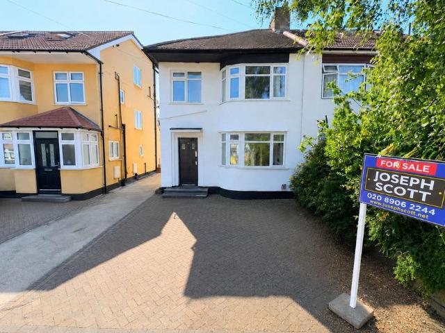 House for sale in South Stanmore, Greater London