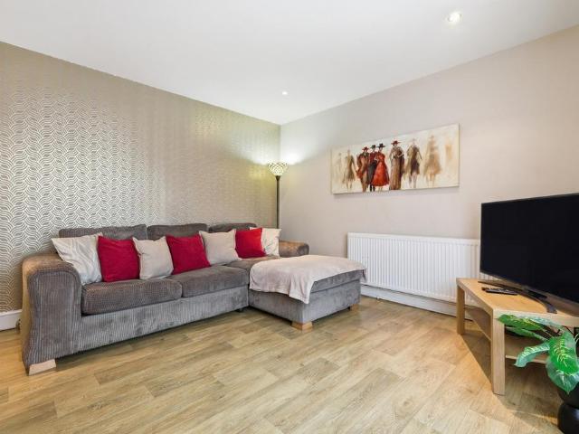 House for sale in London Borough of Redbridge, Greater London