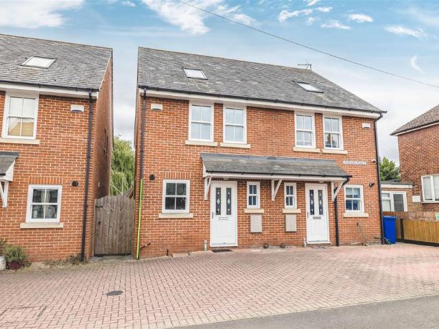 House for sale in Clewer New Town, Windsor