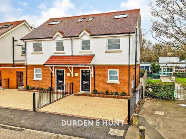 House for sale in Epping