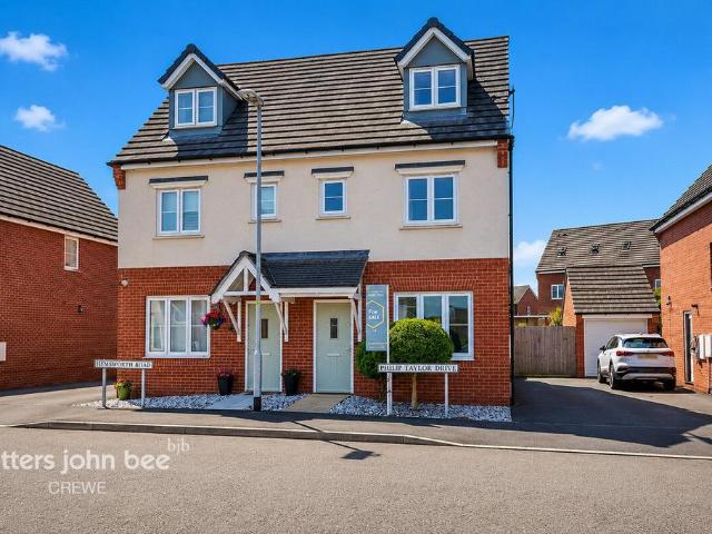 House for sale in Leighton