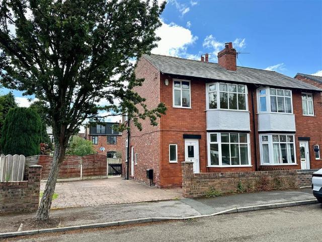 House for sale in Woodsmoor, Hazel Grove