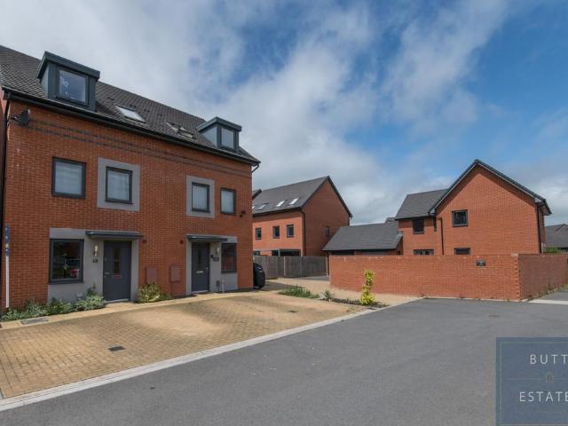 House for sale in West Clyst, Budlake