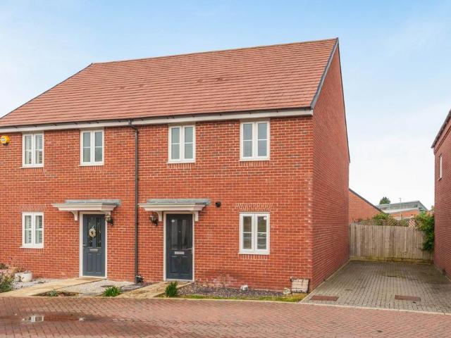 House for sale in Queens Park, Bedford