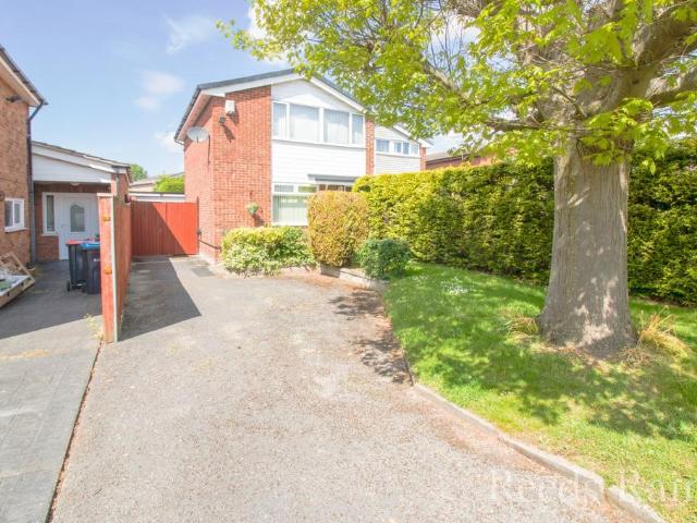 House for sale in Elton