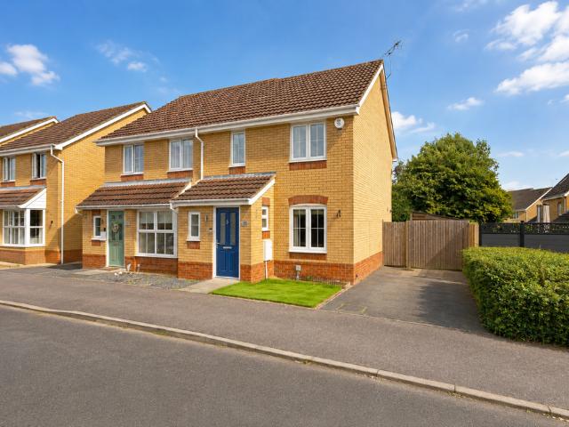 House for sale in Houghton Regis, Bedfordshire